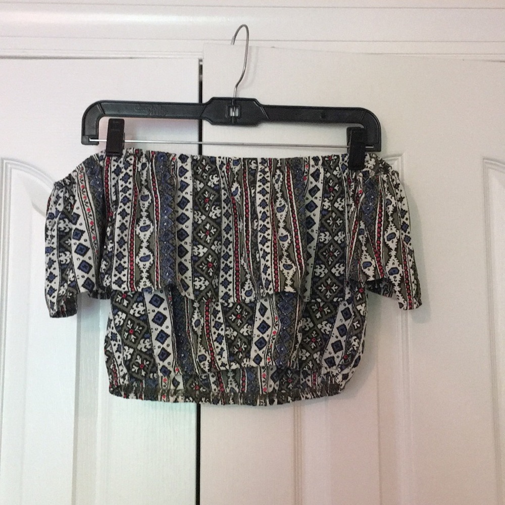 Off the shoulder cropped shirt
